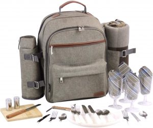 picnic backpack for four - thoughtful gifts for parents