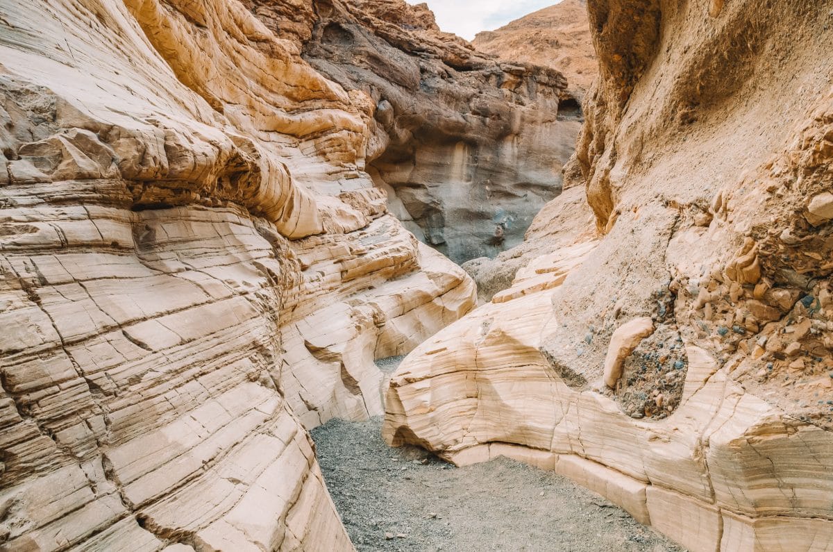hike in Mosaic Canyon