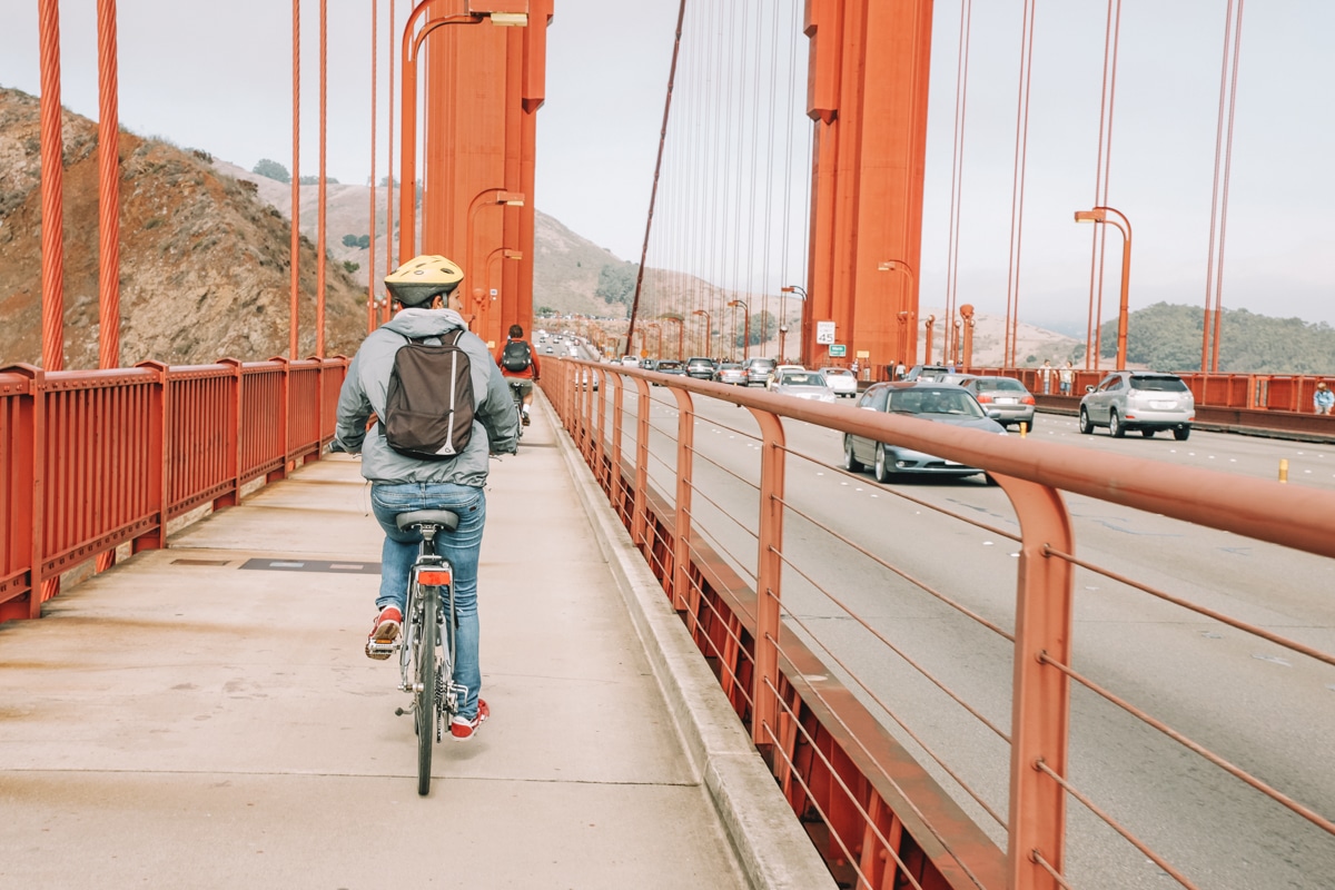 rent a bike to cycle the golden gate bridge