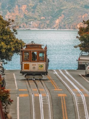 cable cars in san francisco